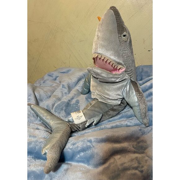 Disney Store Talking Chum SharkTales 22” Large Hand Puppet Plush - Picture 1 of 12